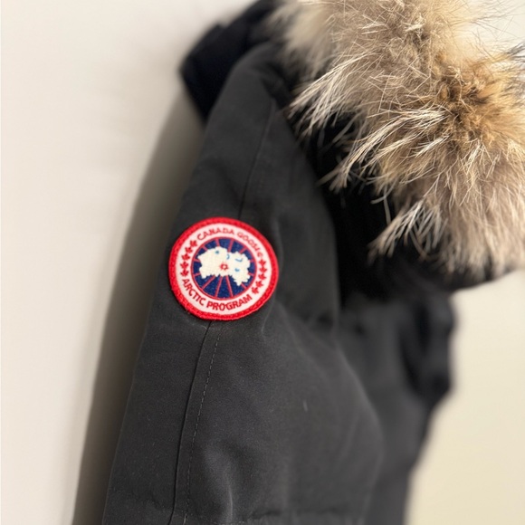Canada Goose Black Down Jacket - Picture 5 of 6